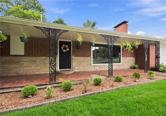 Photo 3 of Single family home for sale at 9209 E 87th Street, Raytown, MO 64138 | MLS# 2632829 | Listing updated on 2026-08-25