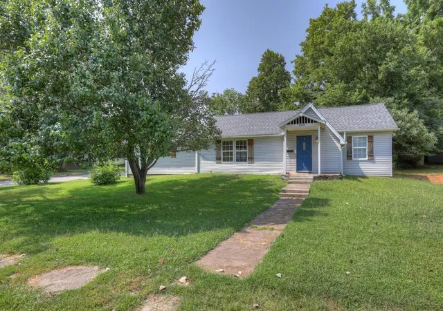5th image of 504 E 6Th St, Baxter Springs, KS 66713 | MLS# 2632837