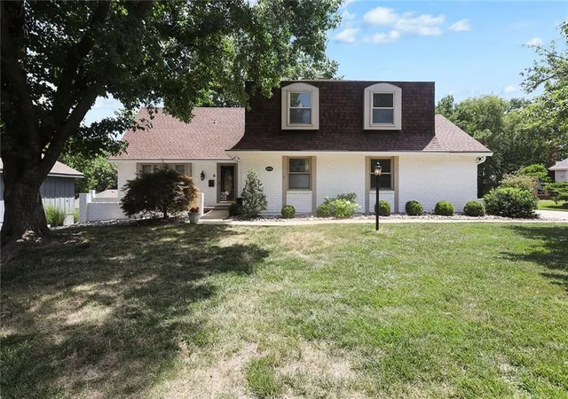 Photo 1 of Sale Pending at 4507 S Fremont Rd, Independence, MO 64055 | MLS# 2632838 | Listing updated on 2026-09-23
