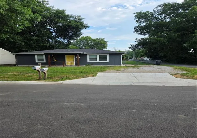 Photo 1 of Sale Pending at 326 Front St, Grain Valley, MO 64029 | MLS# 2632855 | Listing updated on 2026-07-24