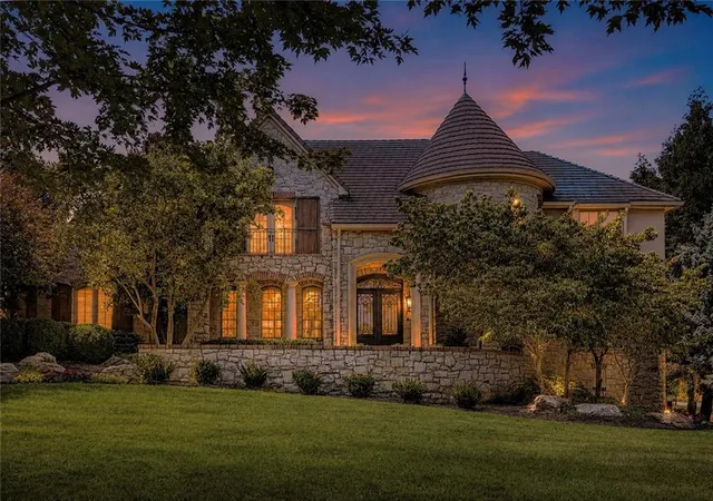 2nd image of 13908 Howe Dr, Overland Park, KS 66224 | MLS# 2632858