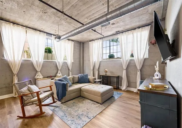 Photo 3 of Condo for sale at 321 W 7th Street #103, Kansas City, MO 64105 | MLS# 2632859 | Listing updated on 2026-08-28