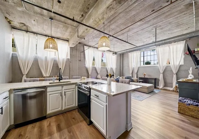 Photo 5 of Condo for sale at 321 W 7th Street #103, Kansas City, MO 64105 | MLS# 2632859 | Listing updated on 2026-08-28