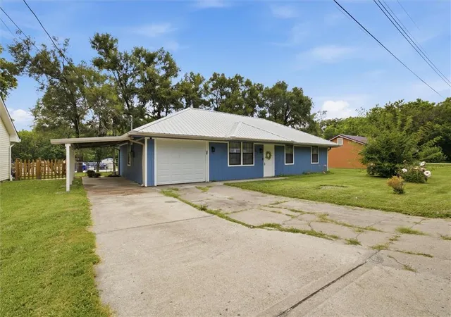 Photo 1 of Sale Pending at 304 E 2nd Street, Lawson, MO 64062 | MLS# 2632862 | Listing updated on 2026-08-07