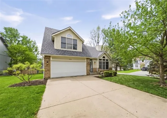 Photo 2 of Sale Pending at 12502 S Alcan Cir, Olathe, KS 66062 | MLS# 2632868 | Listing updated on 2026-08-17
