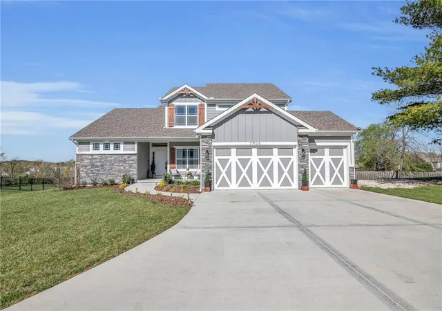 Photo 2 of Single family home for sale at 7904 N Spruce Ave, Kansas City, MO 64119 | MLS# 2632871 | Listing updated on 2026-08-29