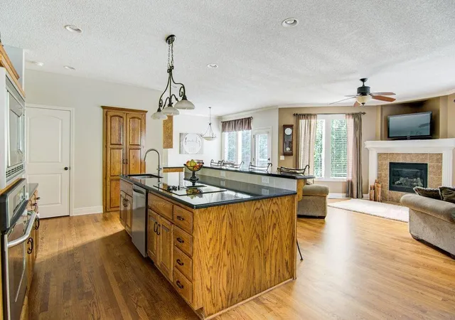3rd image of 24115 W 79Th Ter, Lenexa, KS 66227 | MLS# 2632872