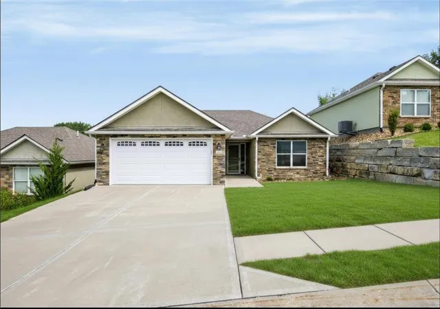 Single family home for sale at 905 Ingleside Dr, Pleasant Hill, MO 64080 | MLS# 2632878