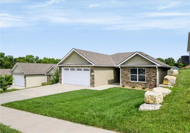 Photo 1 of Single family home for sale at 905 Ingleside Dr, Pleasant Hill, MO 64080 | MLS# 2632878 | Listing updated on 2026-07-27