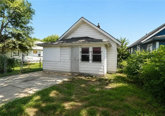 Photo 10 of Single family home for sale at 3944 Brooklyn Ave, Kansas City, MO 64130 | MLS# 2632889 | Listing updated on 2026-08-01