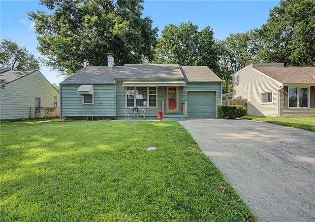 Photo 1 of Single family home for sale at 606 Ne 43rd Terrace, Kansas City, MO 64116 | MLS# 2632893 | Listing updated on 2026-08-31