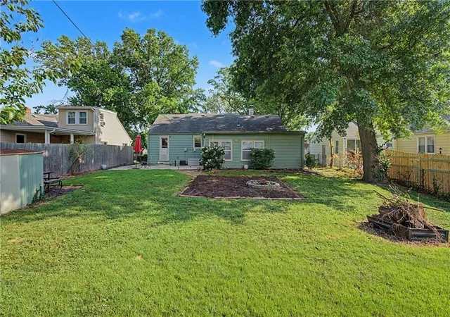 Photo 16 of Single family home for sale at 606 Ne 43rd Terrace, Kansas City, MO 64116 | MLS# 2632893 | Listing updated on 2026-08-31