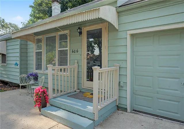 Photo 3 of Single family home for sale at 606 NE 43rd Terrace, Kansas City, MO 64116 | MLS# 2632893 | Listing updated on 2026-08-31