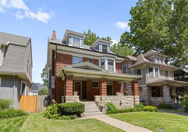 Photo 1 of Sale Pending at 3607 Campbell St, Kansas City, MO 64109 | MLS# 2632895 | Listing updated on 2026-08-18