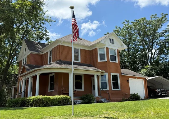 2nd image of 619 N 10th Street, Atchison, KS 66002 | MLS# 2632897