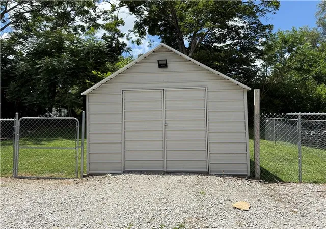 33rd image of 619 N 10th Street, Atchison, KS 66002 | MLS# 2632897