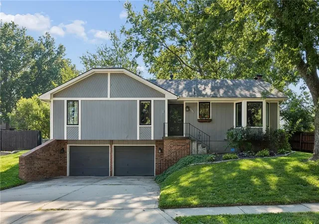 Photo 1 of Sale Pending at 1201 Bristol Way, Liberty, MO 64068 | MLS# 2632901 | Listing updated on 2026-09-02