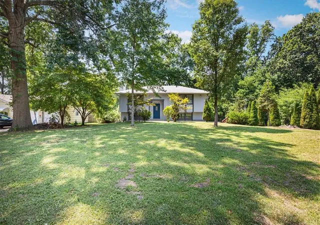 Photo 5 of Sale Pending at 4916 NE Davidson Rd, Kansas City, MO 64118 | MLS# 2632902 | Listing updated on 2026-08-14