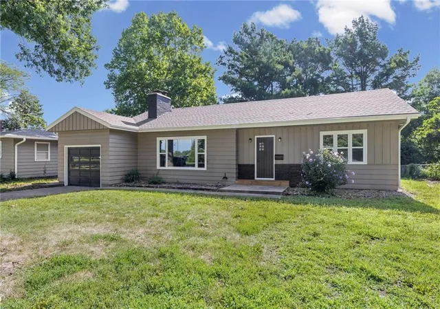 Photo 2 of Single family home for sale at 1419 S Hickory St, Ottawa, KS 66067 | MLS# 2632904 | Listing updated on 2026-09-27