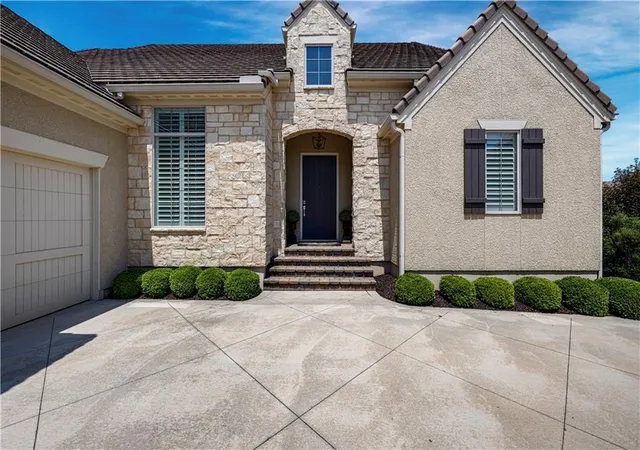 Photo 2 of House for sale at 3122 W 150th Terrace, Overland Park, KS 66224 | MLS# 2632905 | Listing updated on 2026-07-31