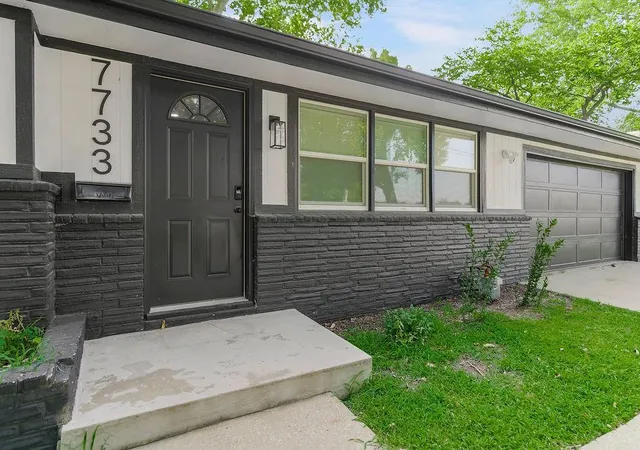 2nd image of 7733 Mission Rd, Prairie Village, KS 66208 | MLS# 2632908