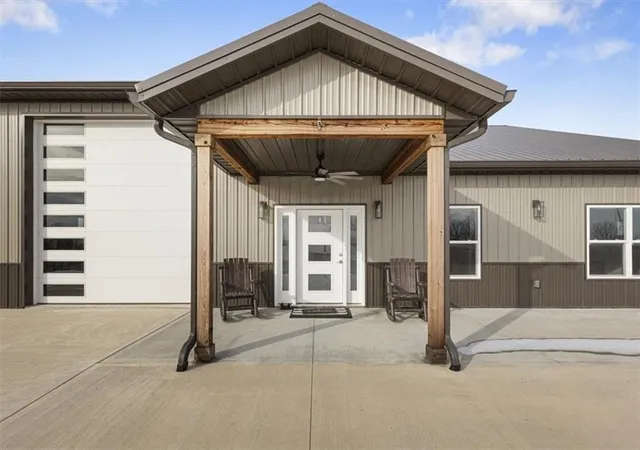 3rd image of 8944 Southpoint Dr, Richmond, MO 64085 | MLS# 2632911