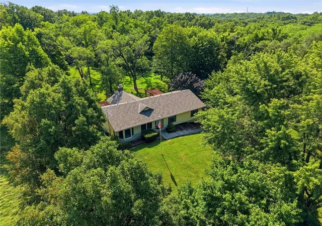 Photo 1 of Single family home for sale at 3901 Ne Hill Hvn Rd, Kansas City, MO 64117 | MLS# 2632913 | Listing updated on 2026-09-04