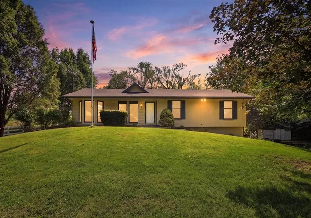 Photo 2 of Single family home for sale at 3901 Ne Hill Hvn Rd, Kansas City, MO 64117 | MLS# 2632913 | Listing updated on 2026-09-04
