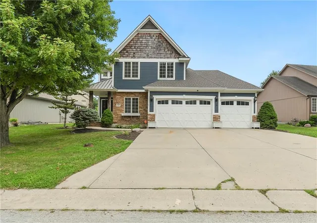 45th image of 1007 Burr Oak Ln, Grain Valley, MO 64029 | MLS# 2632919