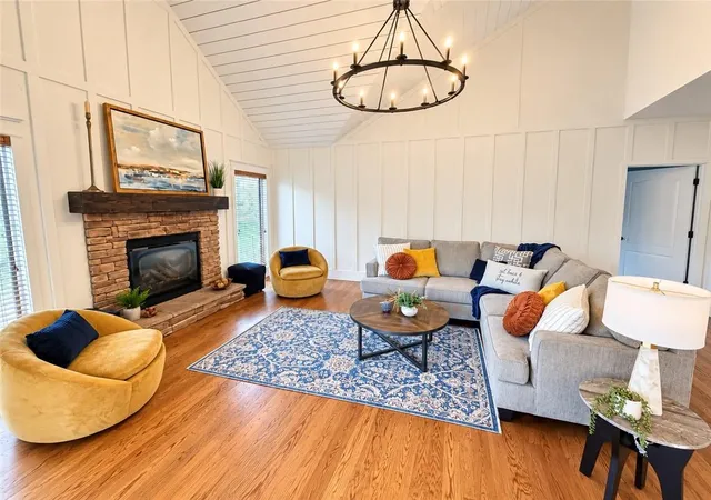 Photo 4 of Single family home for sale at 1007 Burr Oak Ln, Grain Valley, MO 64029 | MLS# 2632919 | Listing updated on 2026-10-02