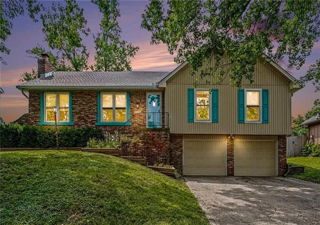 Photo 1 of Sale Pending at 4905 Nw 67th St, Kansas City, MO 64151 | MLS# 2632936 | Listing updated on 2026-09-06