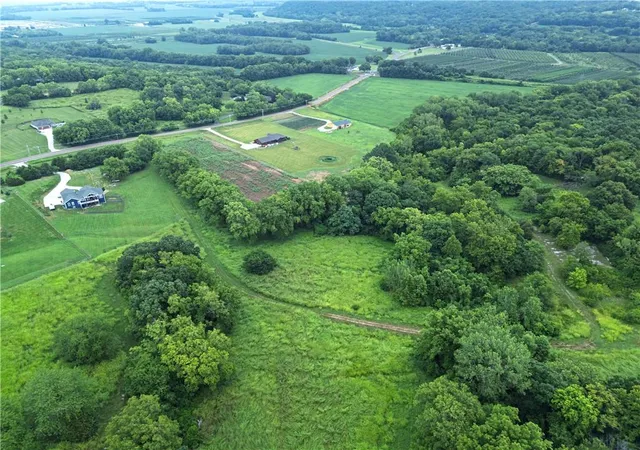 3rd image of 21201 E Blue Mills Rd, Independence, MO 64058 | MLS# 2632945
