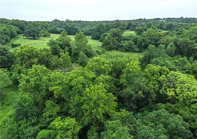 6th image of 21201 E Blue Mills Rd, Independence, MO 64058 | MLS# 2632945