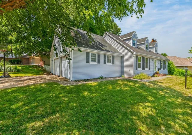 Photo 4 of Single family home for sale at 602 Greenbriar Ter, Saint Joseph, MO 64506 | MLS# 2632947 | Listing updated on 2026-09-04