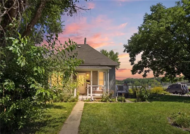 Photo 3 of Sale Pending at 245 Illinois St, Lawrence, KS 66044 | MLS# 2632948 | Listing updated on 2026-08-23