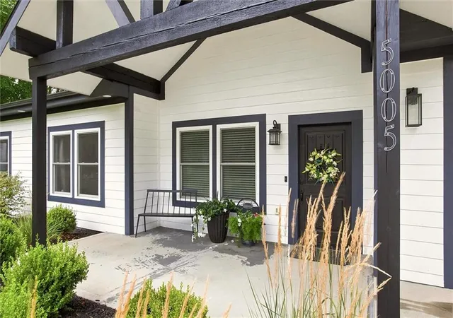 Photo 3 of Single family home for sale at 5005 Welborn Ln, Kansas City, KS 66104 | MLS# 2632951 | Listing updated on 2026-10-08