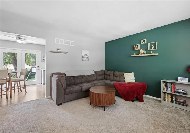 4th image of 104 Sw Gladstone Dr, Blue Springs, MO 64014 | MLS# 2632954