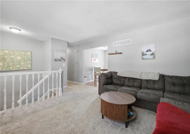 5th image of 104 Sw Gladstone Dr, Blue Springs, MO 64014 | MLS# 2632954