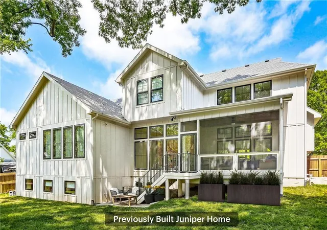 Photo 3 of Sale Pending at 7412 Village Dr, Prairie Village, KS 66208 | MLS# 2632956 | Listing updated on 2026-08-08