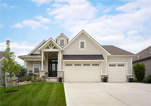 1st image of 3045 Nw Thoreau Ln, Lees Summit, MO 64081 | MLS# 2632957