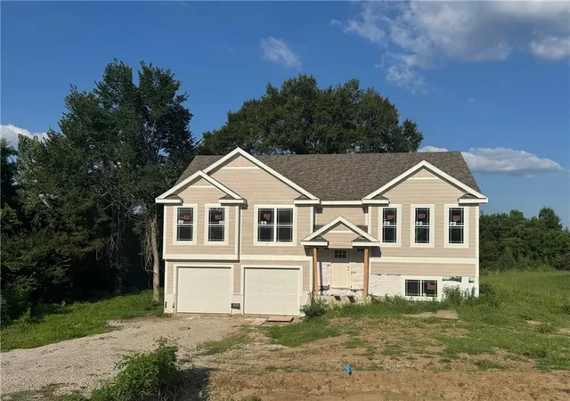 1st image of 233 Se 141 Rd, Warrensburg, MO 64093 | MLS# 2632958