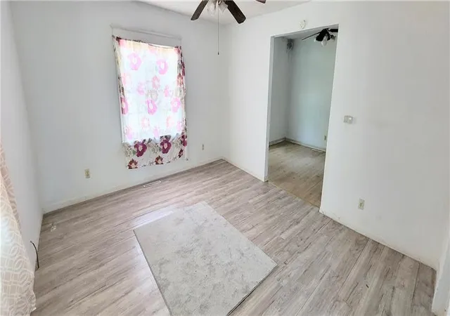 4th image of 716 E Lincoln St, Iola, KS 66749 | MLS# 2632960