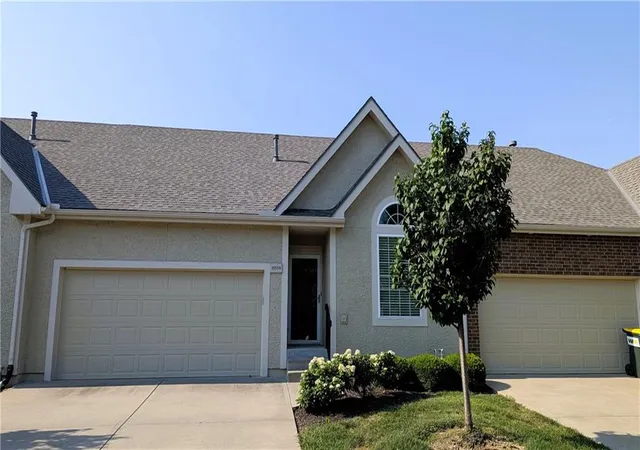 1st image of 15519 W 61 Ter, Shawnee, KS 66217 | MLS# 2632964