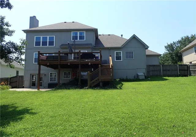 Photo 3 of Sale Pending at 2924 SW Silverspur Rd, Lees Summit, MO 64081 | MLS# 2632969 | Listing updated on 2026-09-05
