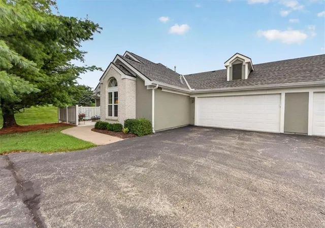 image of 23416 W 71st Ter, Shawnee, KS 66227 | MLS# 2632973