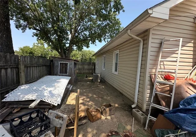Photo 3 of Sale Pending at 103 W 25th Street, Pittsburg, KS 66762 | MLS# 2632977 | Listing updated on 2026-07-31