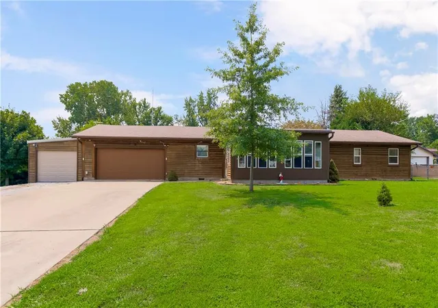 Photo 2 of Single family home for sale at 12086 Mike Rd, Lexington, MO 64067 | MLS# 2632986 | Listing updated on 2026-09-04