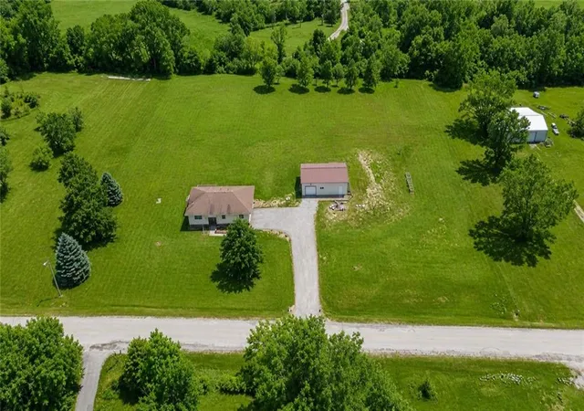 Photo 25 of Single family home for sale at 207 Evergreen St, Excelsior Springs, MO 64024 | MLS# 2632987 | Listing updated on 2026-09-04