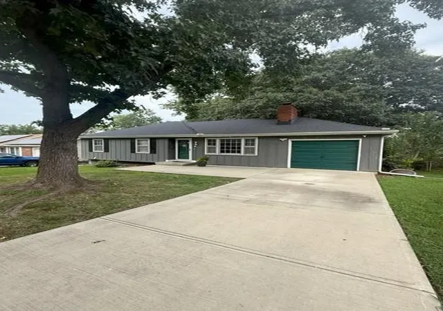 Photo 2 of Sale Pending at 8513 Arlington Ave, Raytown, MO 64138 | MLS# 2632993 | Listing updated on 2026-09-07