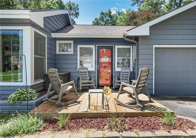 2nd image of 1035 Vilas St, Leavenworth, KS 66048 | MLS# 2632997